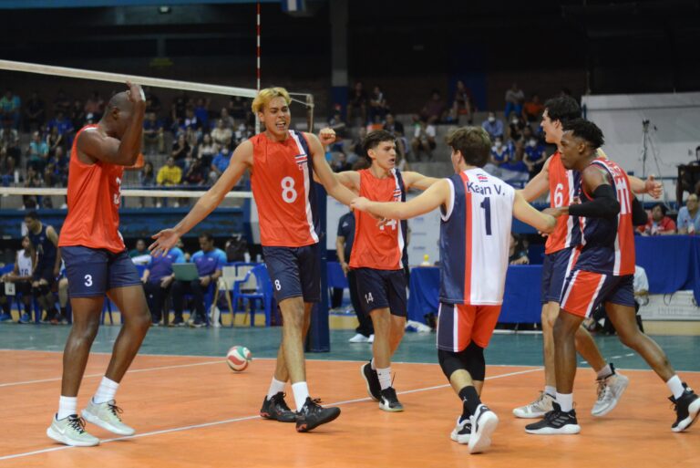 Costa Rica beats the locals 3-0