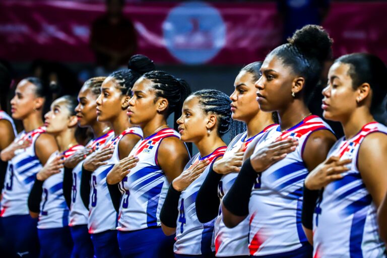 Dominicans recover from an 0-2 deficit winning pool A over USA