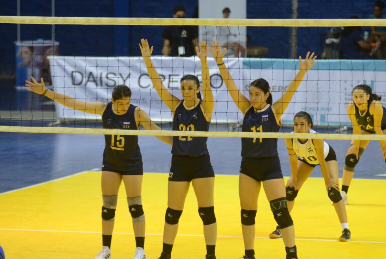 El Salvador wins a five-set battle against Belize