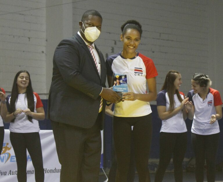 Lakysha Thompson MVP of Afecavol Under 23