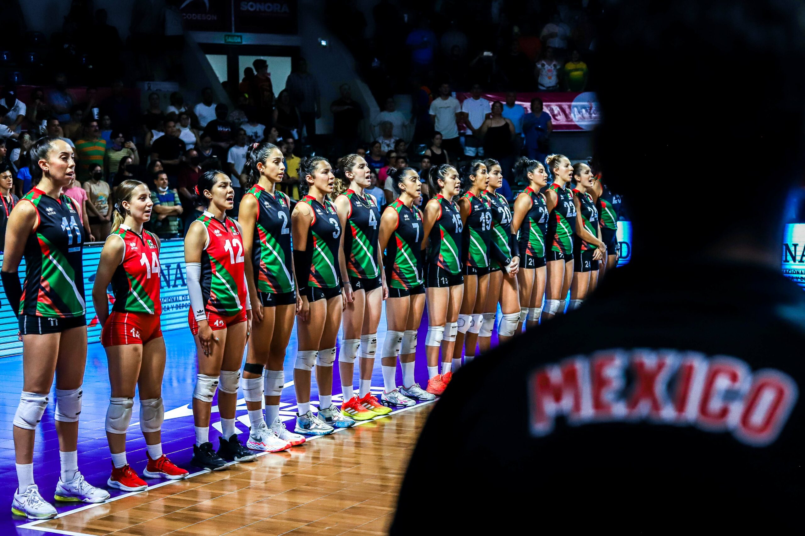 Mexico wins dramatic five-setter to advance to semifinals