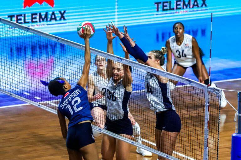 United States beats Costa Rica to remain undefeated