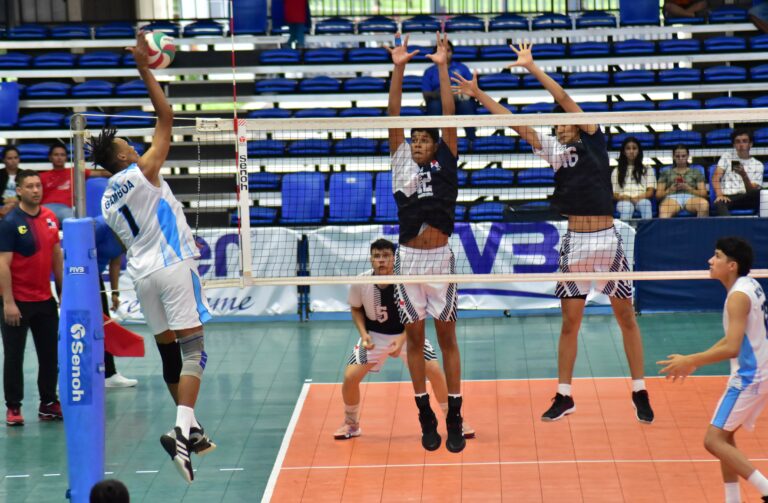 Guatemala one step away to the title defeating Panama