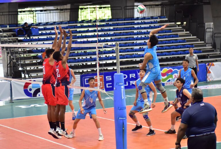 Guatemala beats Belize 3-1