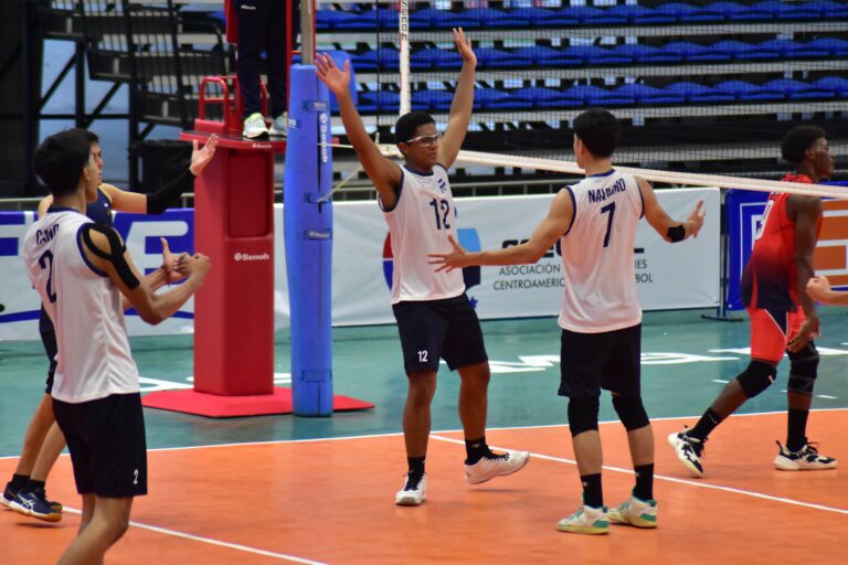 El Salvador defeats Belize in straight sets
