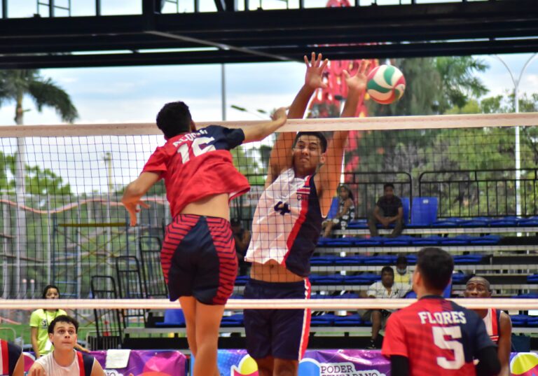Panama beat Costa Rica 3-0