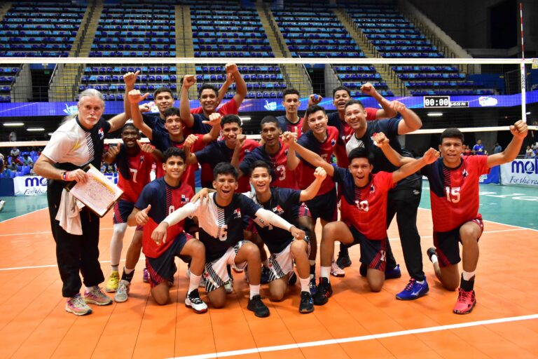 Panama wins exciting five setter to El Salvador