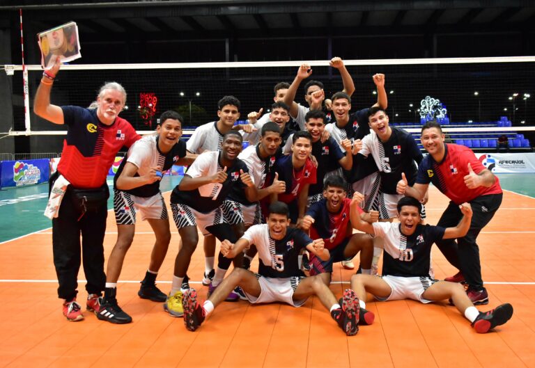 Panama wins 3-0 against Honduras to reach the podium
