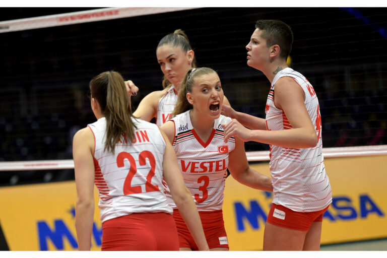Turkey beats Canada in World Championship