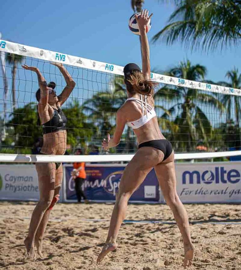 <strong>Puerto Rico, USA and Canadians dominate day one in Cayman Islands</strong>