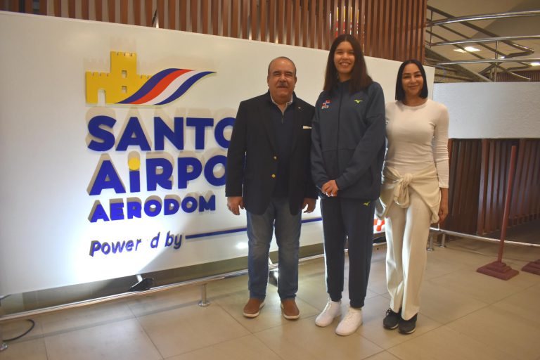 <strong>Alondra Tapia wins crown in Japan; MVP and honor student</strong>