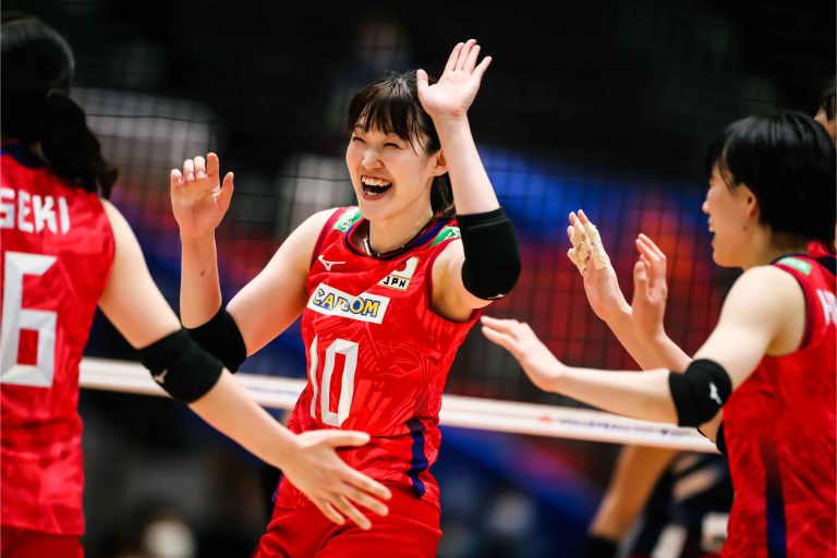 Dominican Republic falls in four sets to home team