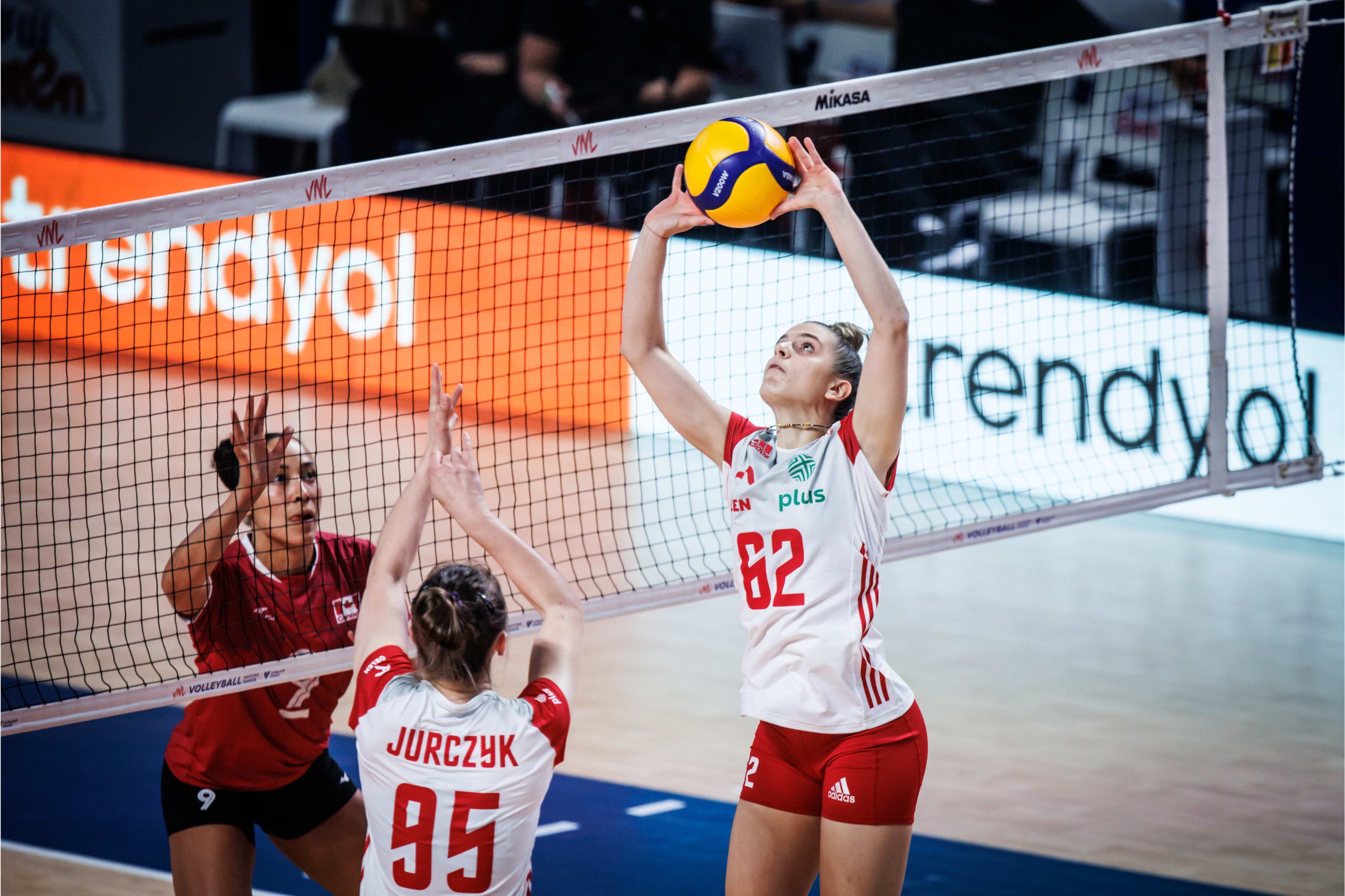 Poland defeated Canada in a five set thriller