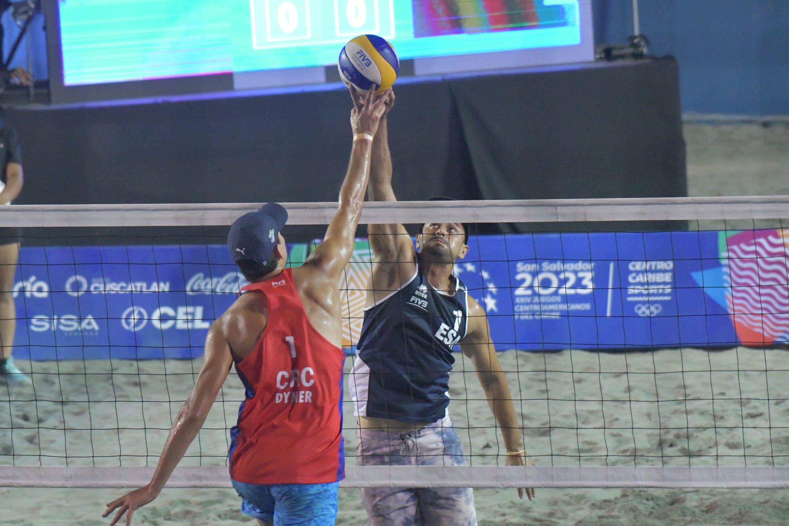 Men’s Beach Volleyball at the CAC Games reaches the round of 16