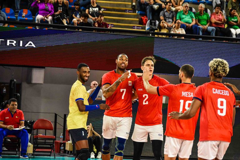 Colombia overcomes Peru’s pressure 