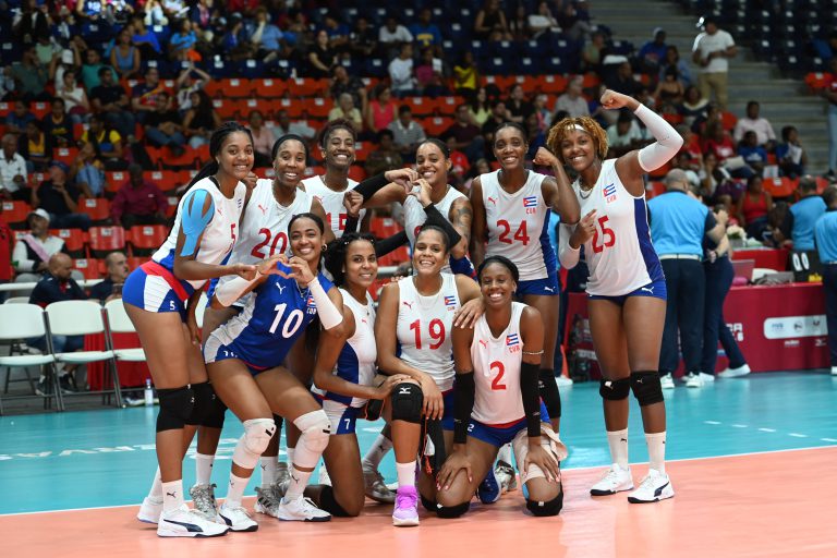 Cuba defeats Mexico in four sets