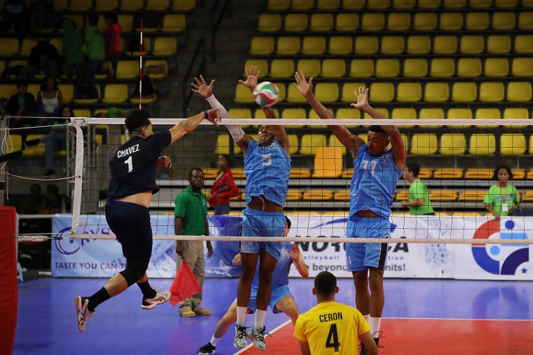 Guatemala debuts with a five-set victory against El Salvador