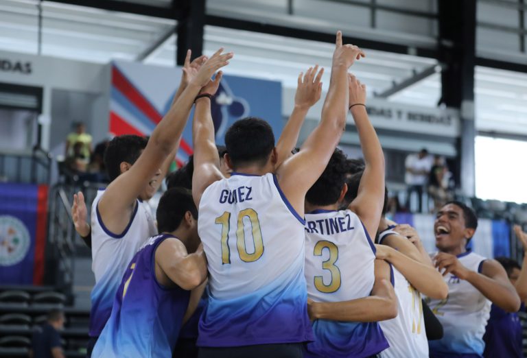 El Salvador recovers and defeats Belize in four sets
