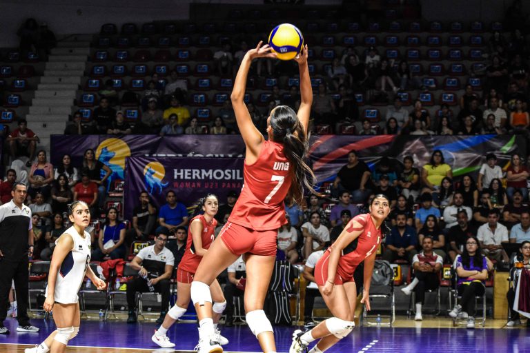 Mexico undefeated prevailing over Costa Rica in straight sets