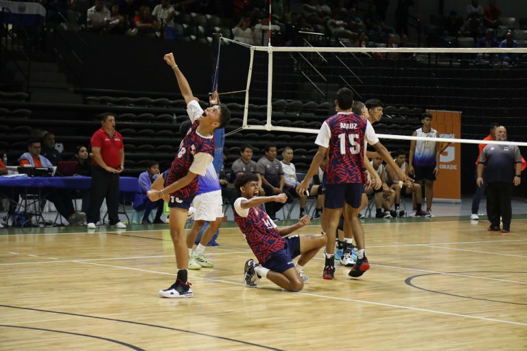 Panama closes with a 3-2 win over El Salvador