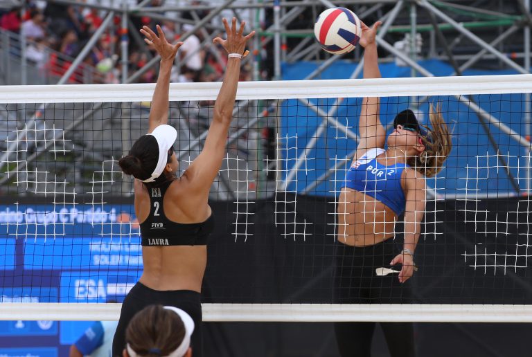 Eight pairs secured their second consecutive victory in Women’s Beach Volleyball at Santiago 2023