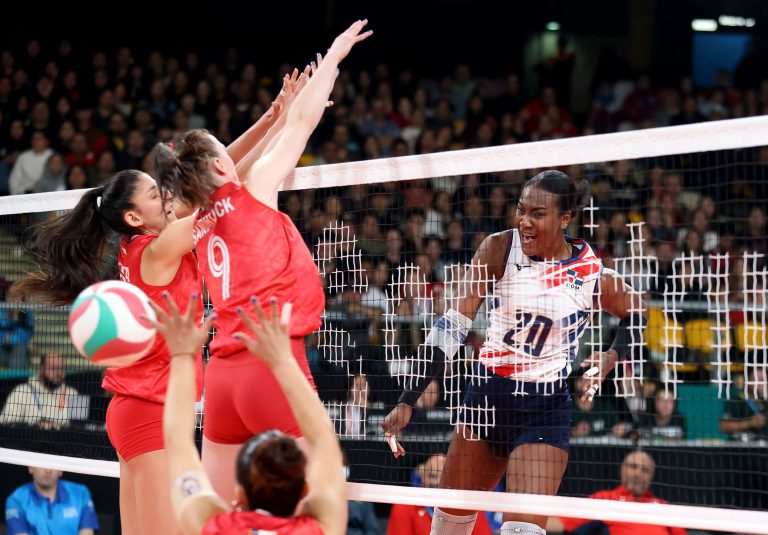 Dominican Republic celebrates first victory at Santiago 2023