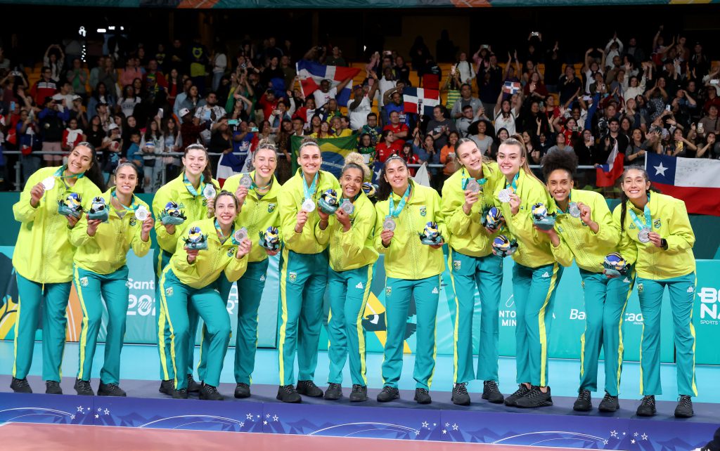 VINÃ DEL MAR, CH - 24.10.2023: JOGOS PANAMERICANOS SANTIAGO 2023 - Brazil's  27-15 victory over the Paraguay team in the first round of Women's Handball  during the Santiago 2023 Pan American Games