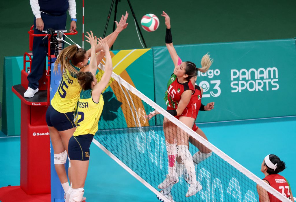 Brasil vence o México no tie-break e está na final do vôlei feminino