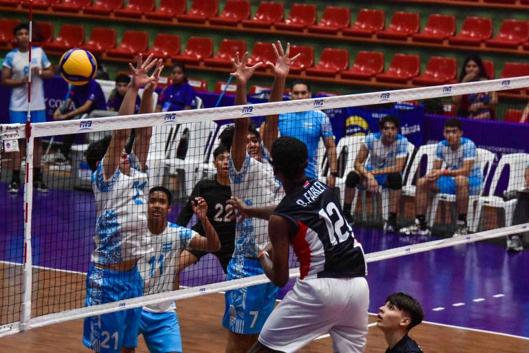 Costa Rica improves record 2-1 defeating Honduras