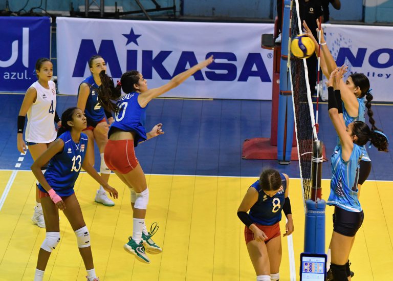 Puerto Rico remains unbeaten after a straight set win against Nicaragua