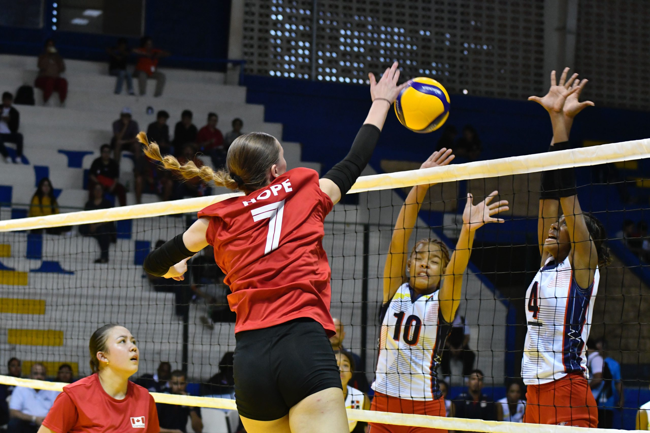 Canada defeats Dominican Republic and wins a direct ticket to Semifinals