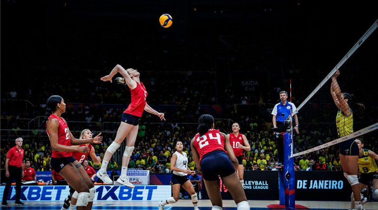 Crowd Cheers Brazil to Win over U.S. Women
