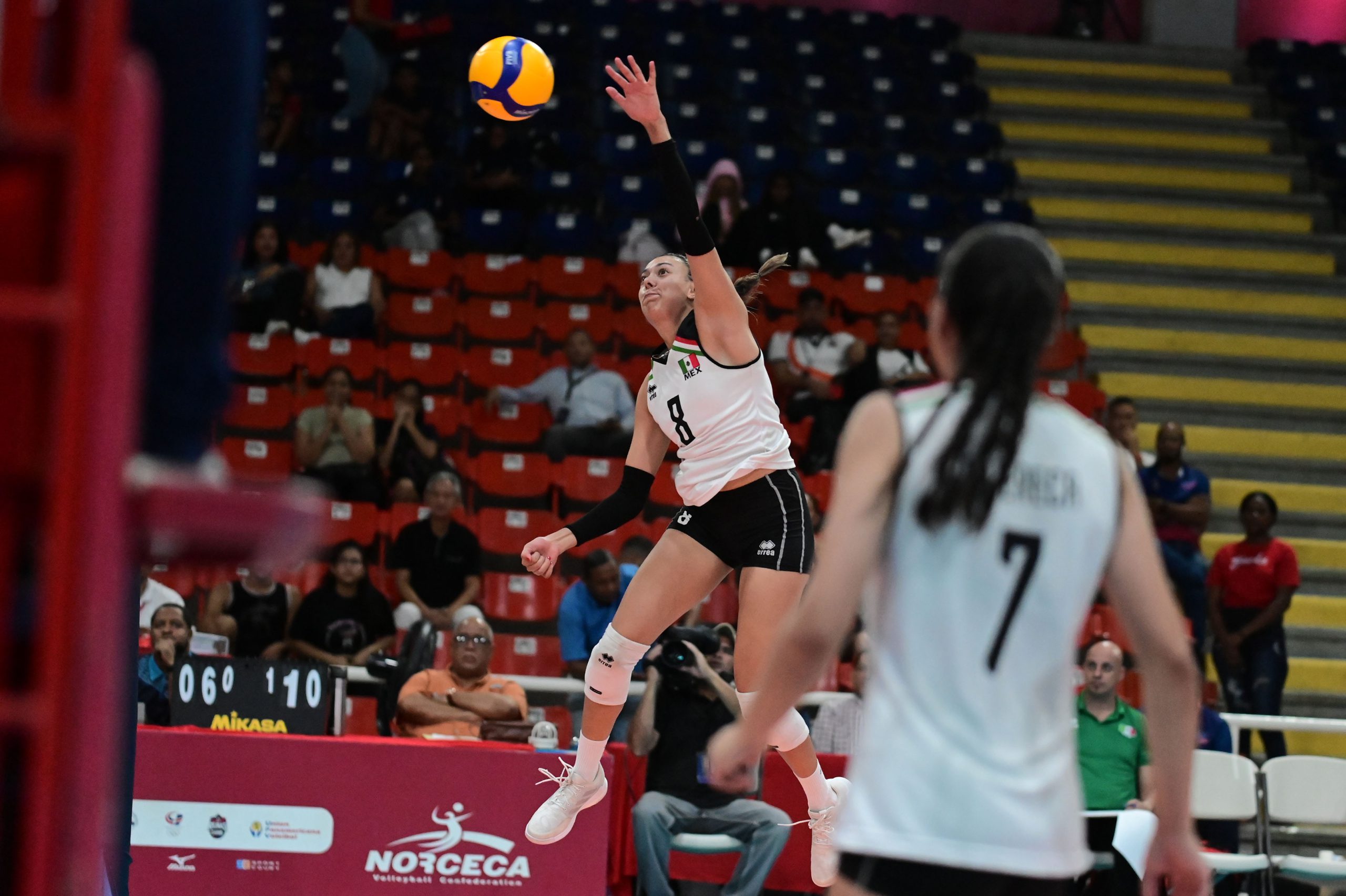 Mexico beats Canada in the Pan American Cup