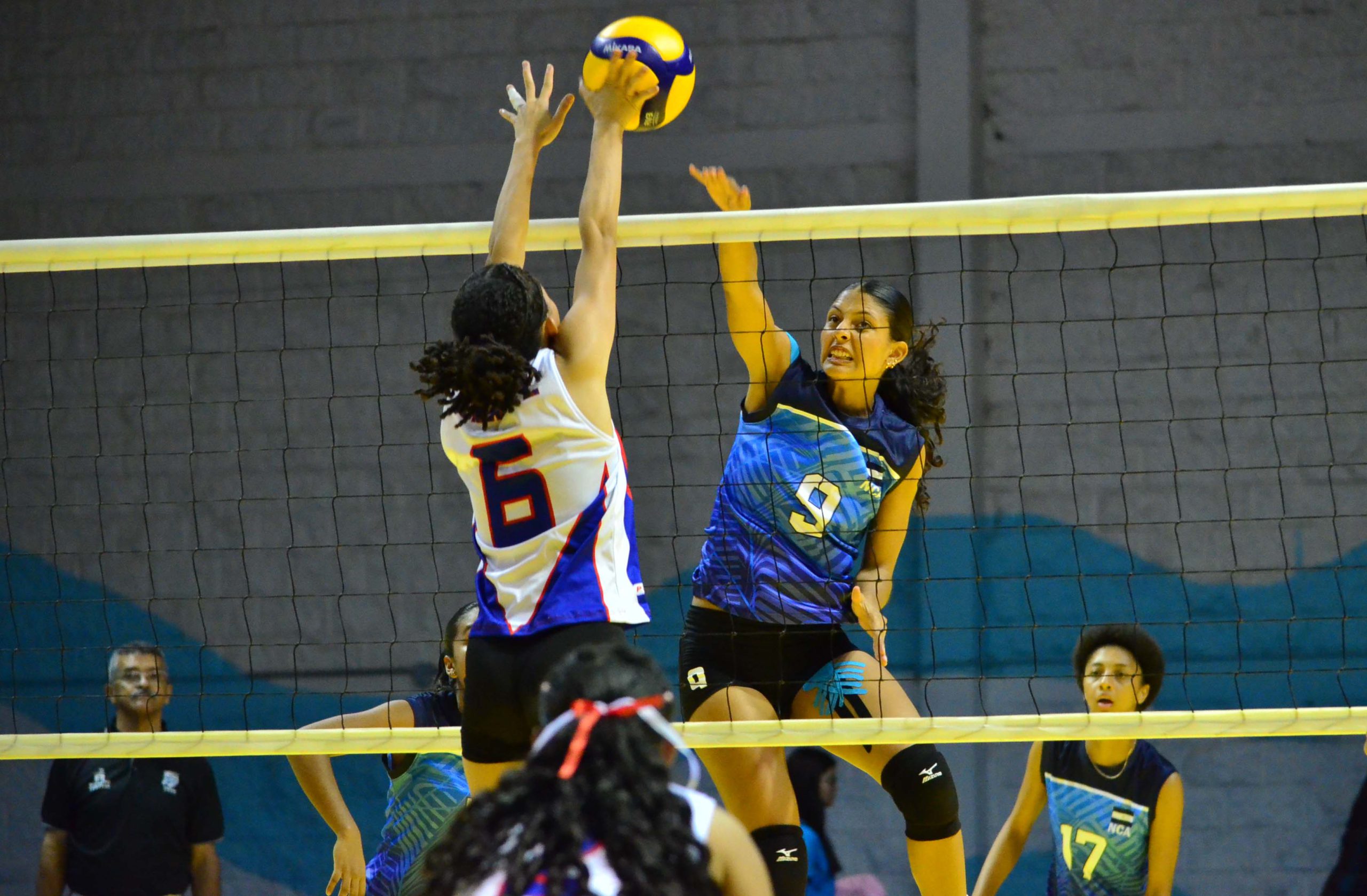 Nicaragua defeat Panama in straight sets