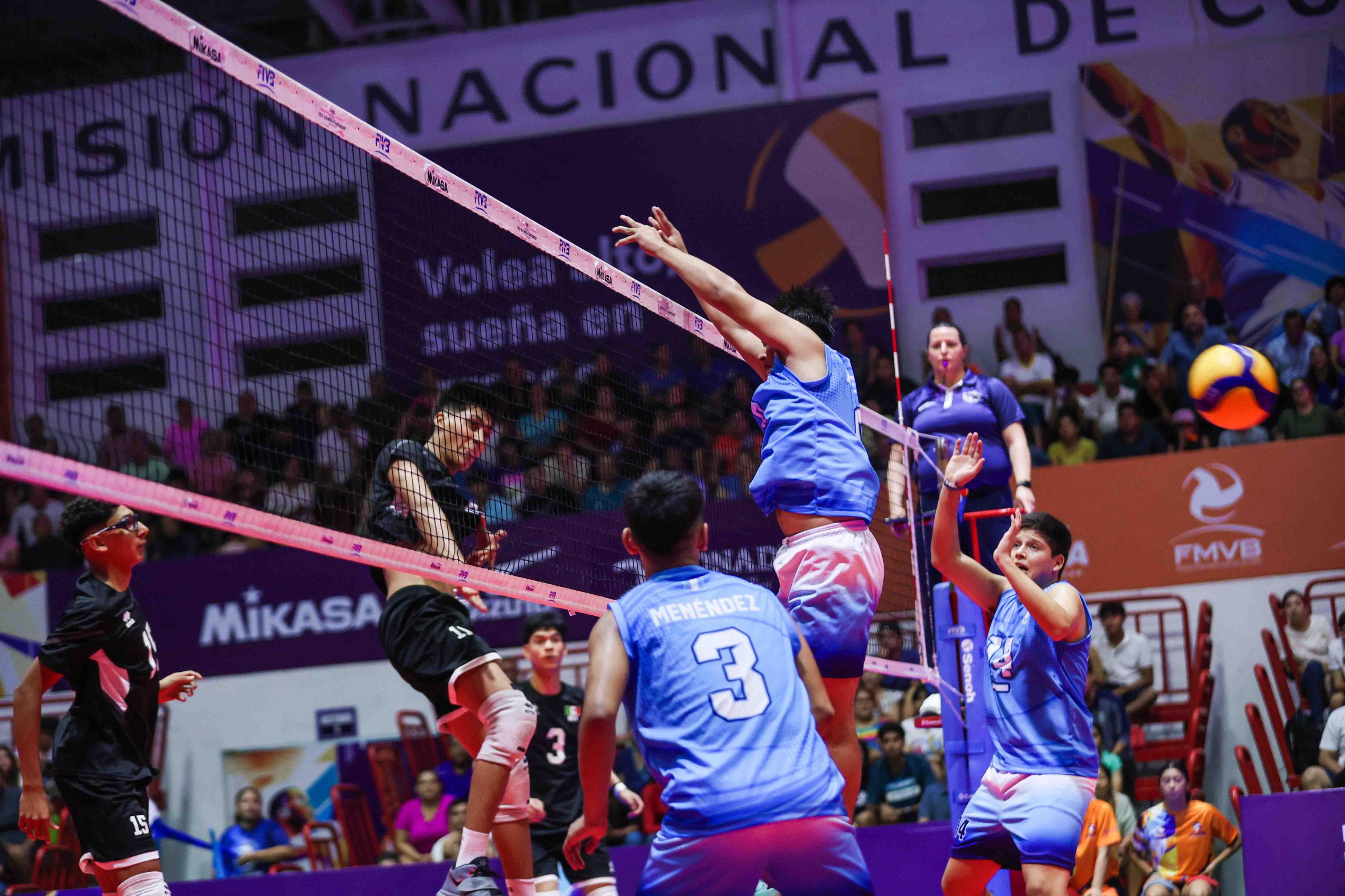 Mexico Dominates Guatemala with Strong Serves