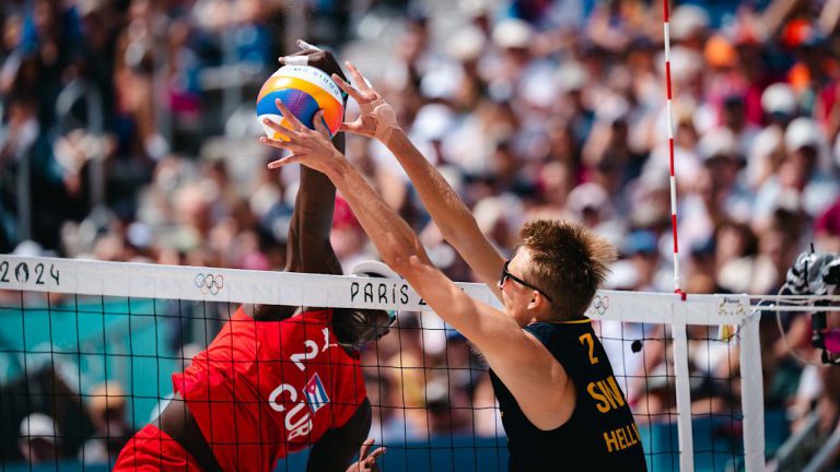 Top seeds Ahman & Hellvig survive tough three-set eighthfinal against Diaz & Alayo