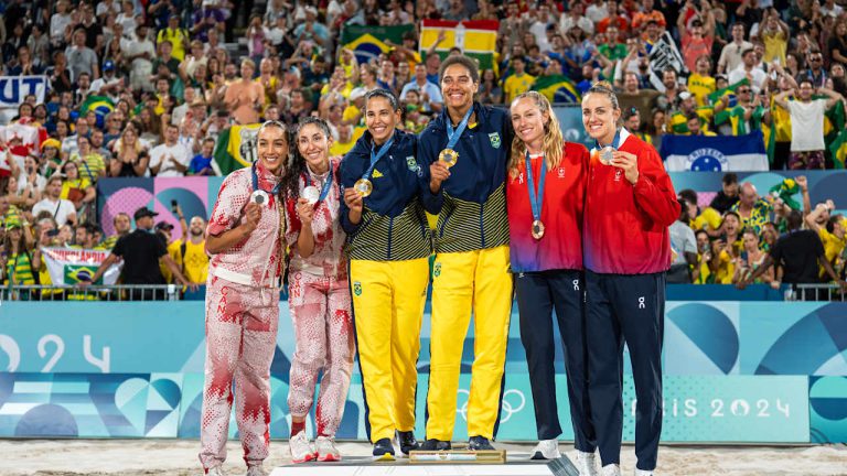 Melissa and Brandie win Beach Volleyball Silver at Paris 2024