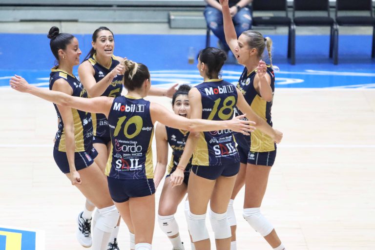 Criollas Remain on Top of LVSF, Manatí Defeats Guaynabo, and Cangrejeras Secure Third Consecutive Win