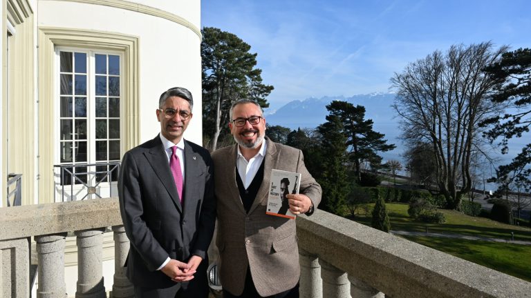 FIVB discusses opportunities for volleyball’s development in India with Olympic champion Abhinav Bindra