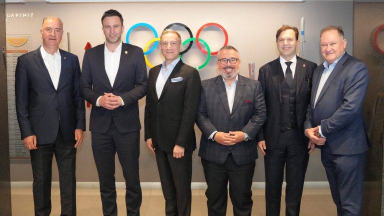 FIVB meets with Turkish Olympic Committee leadership, volleyball development headlines discussions