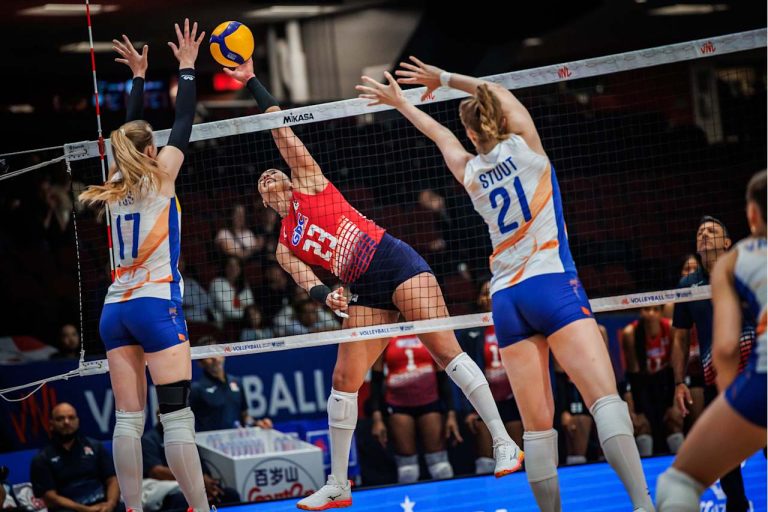 Dominicans win another thriller, USA dramatic third loss