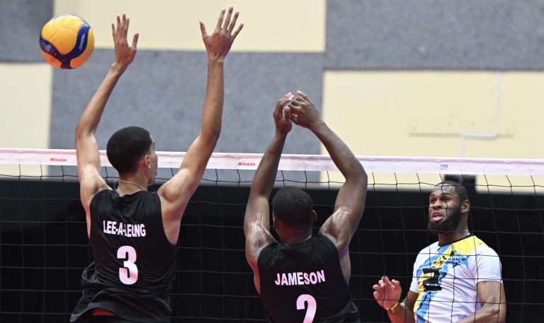 Suriname stop Bahamas men in a thriller