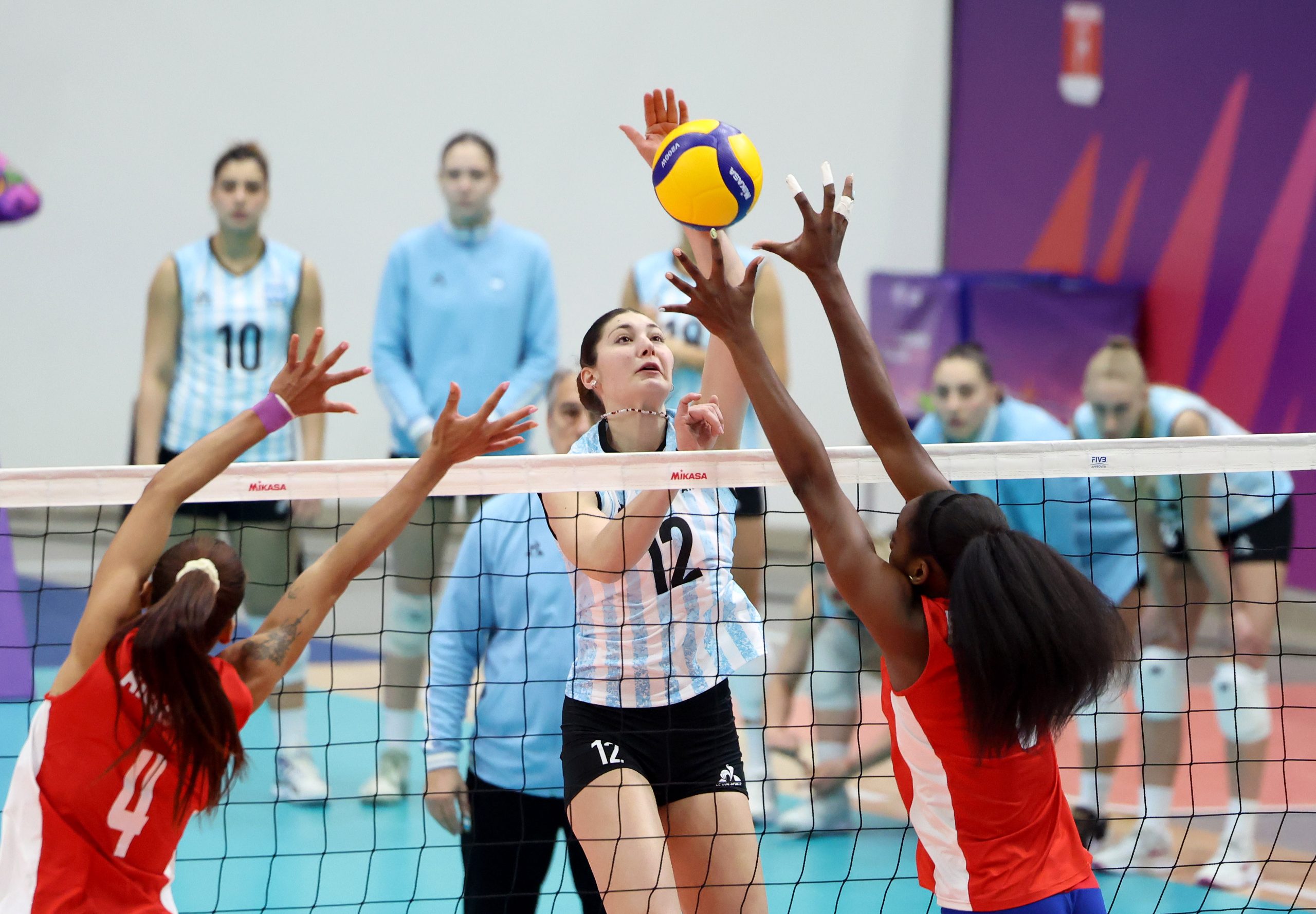 Argentina Opens Women’s Volleyball in Asunción with Win over Cuba
