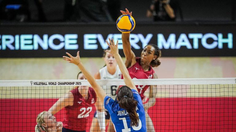 USA continue to roll and beat Czechia to advance in first place