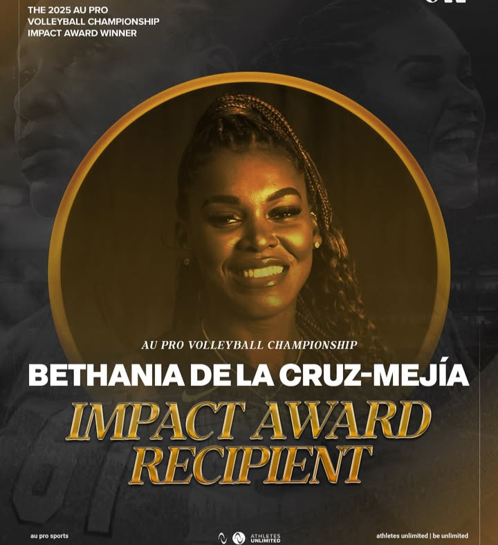 De la Cruz and Valentin Honored in AUPV