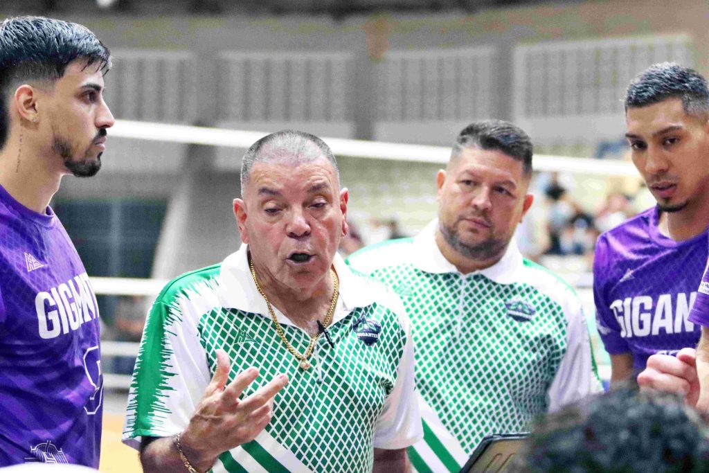 Gigantes of Adjuntas Rally at “La Gelito” and Hand the Changos Their Seventh Straight Loss