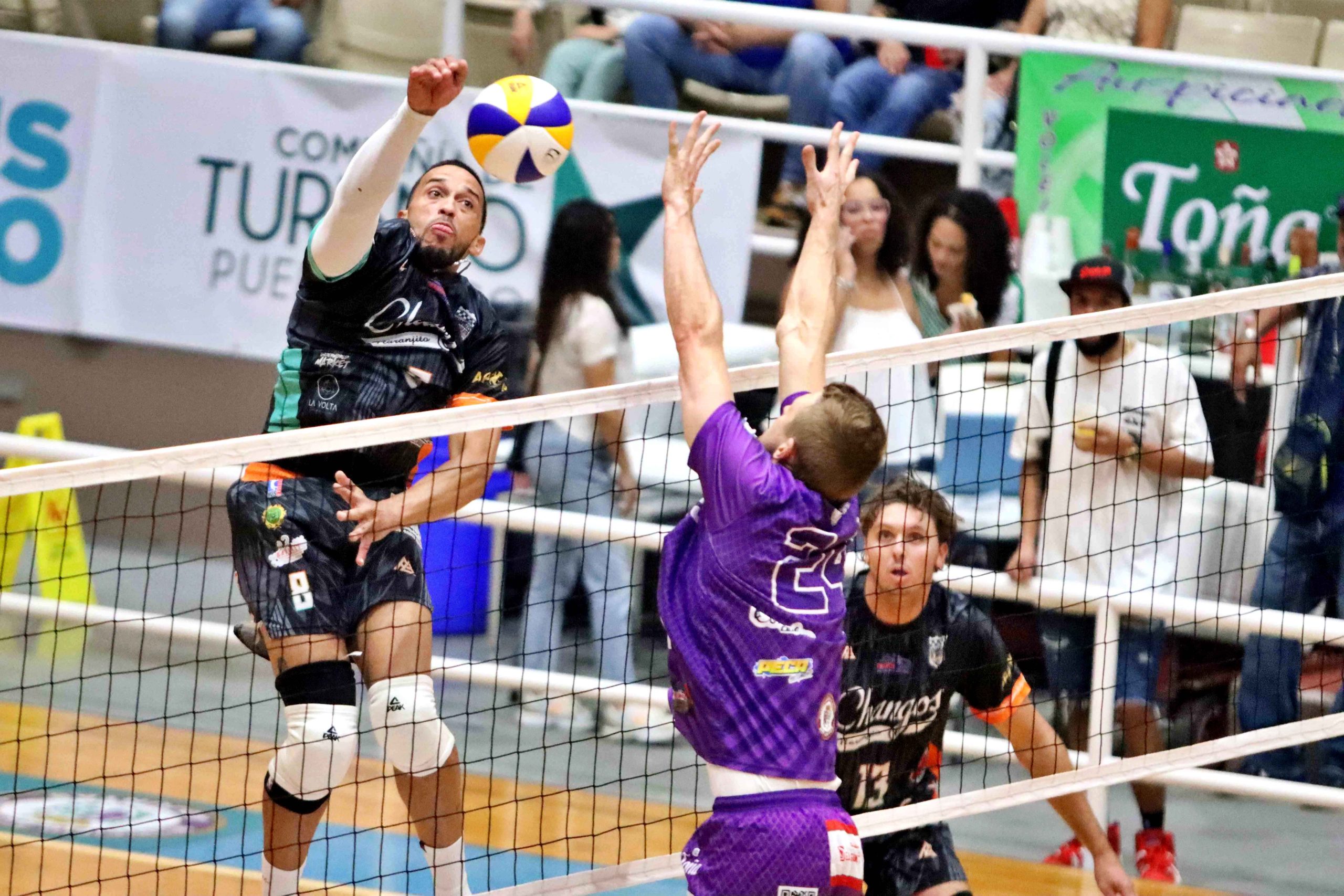 Battle for Sixth Place! Changos Defeat Gigantes in Five Sets