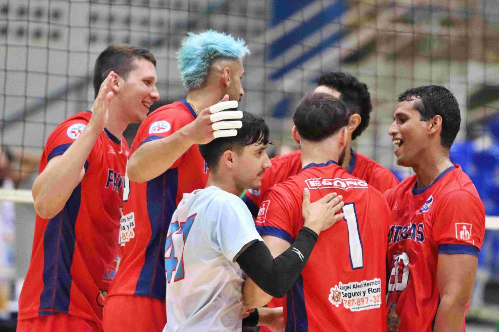 Lares dominates Carolina and now challenges the two-time champion Caribes in the semifinals