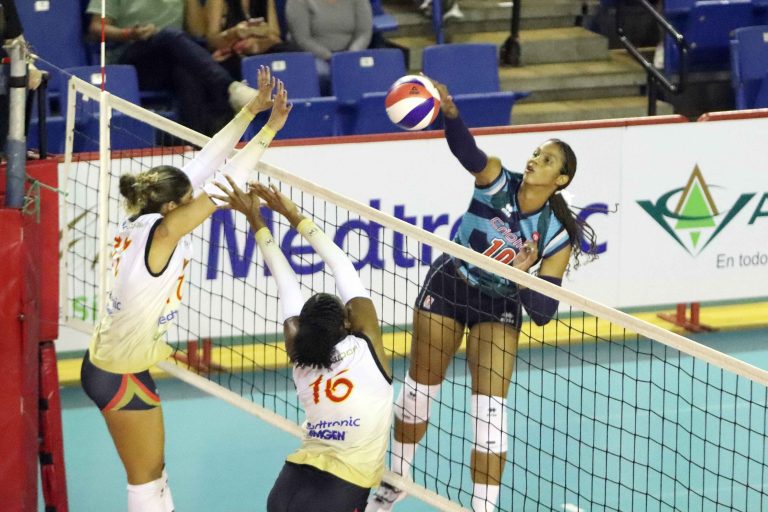 Criollas and Leonas dominate Wednesday action in the LVSF