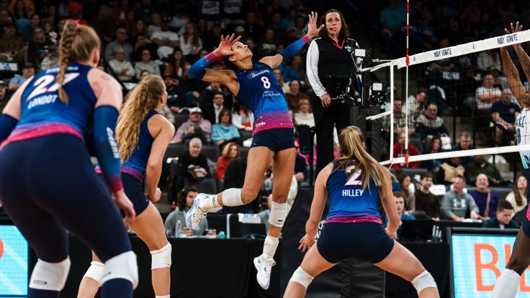 Supernovas Snap Historic Skid at Indy Behind Cooper, Reinhardt